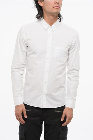Camisa de popelina de algodón con bordado en el bolsillo del pecho en color blanco