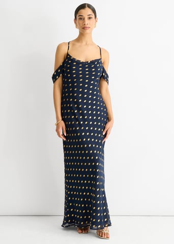 Vestido largo con cuello vuelto y mangas caídas en color azul marino metalizado