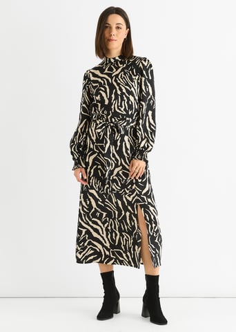 Vestido midi satinado negro de cuello alto con estampado de animales