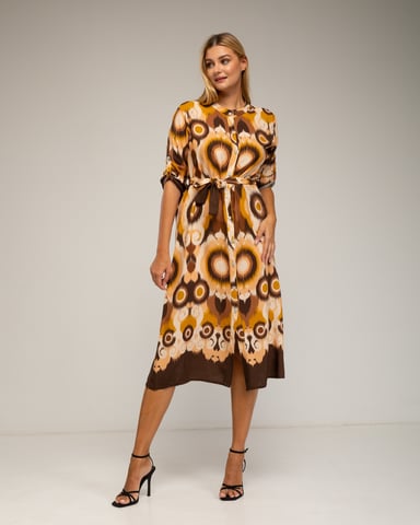 Vestido camisero midi, con estampado étnico
