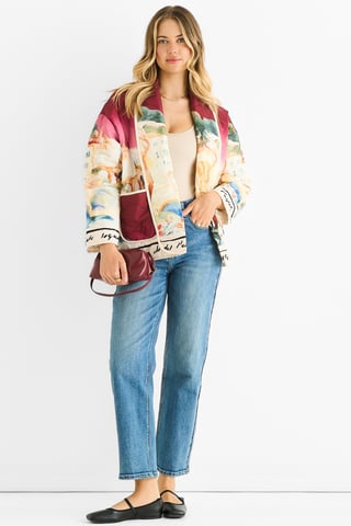 Chaqueta acolchada ligera con estampado acuático en color burdeos