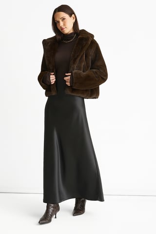 Chaqueta corta de pelo sintético con efecto café molido