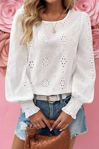 Blusa de Manga Larga Bordada con Ojetes