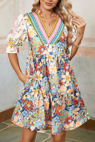 Vestido Mini con Estampado Floral y Bajo Asimétrico