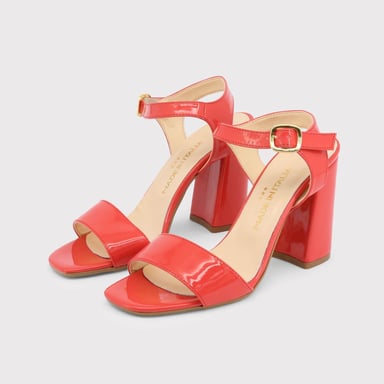 Sandalias de tacón cuadrado de charol Annika