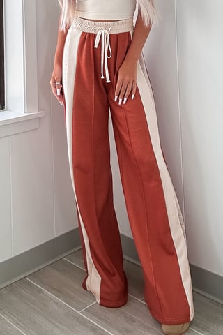 Pantalones de pierna ancha con paneles laterales