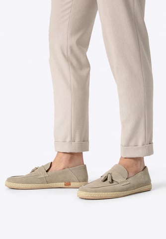 Mocasines Wittchen de ante beige para hombre con borla