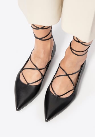 Bailarinas Wittchen para mujer en piel auténtica con punta en negro