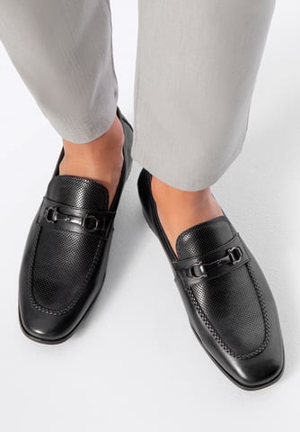 Mocasines de piel para hombre Wittchen con hebilla en la correa, piel natural negra