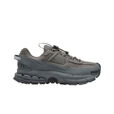 ZAP.MODA HOMBRE NIKE ZOOM VOMERO ROAM GRIS