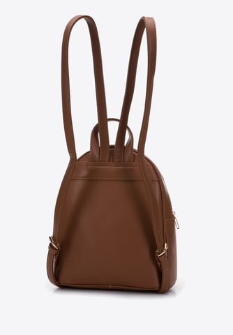Mochila Wittchen para mujer con parte frontal de piel sintética en marrón y