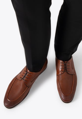 Zapatos Derby para hombre Wittchen de piel auténtica con trenza, marrón claro