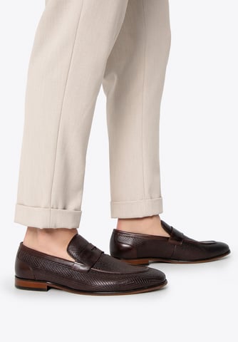Mocasines de piel Wittchen para hombre con diseño de espiga, marrón oscuro