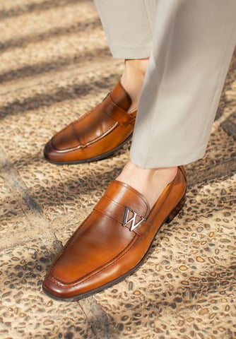 Mocasines Wittchen de piel auténtica para hombre con logotipo metálico