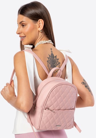 Mochila para mujer Wittchen de piel sintética con costuras en rosa. Ecopiel