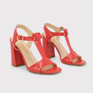 Sandalia Tstrap de Charol con Tacón Medio