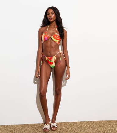 Top de bikini con cuello halter y estampado multicolor en espiral