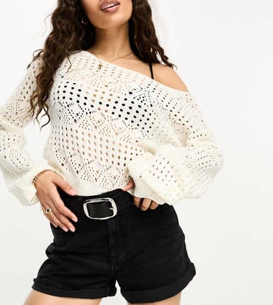 ASOS DESIGN Petite denimkomfort momshorts i tvättat svart