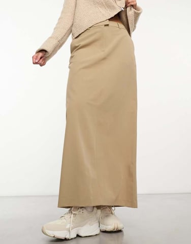 ASOS DESIGN kolumn maxi kjol med slits i sand
