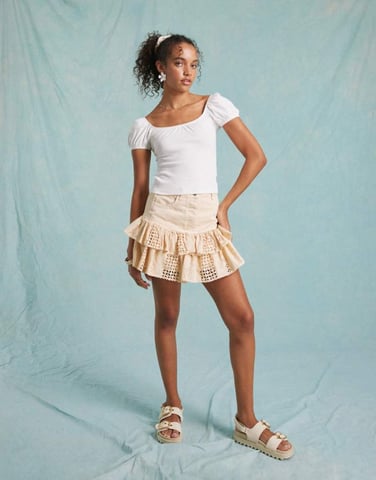 Miss Selfridge broderad hemkontrast denimminikjol i ecru