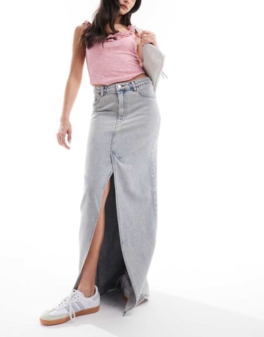 Monki midaxi denimkjol med framsprund i beige tvätt