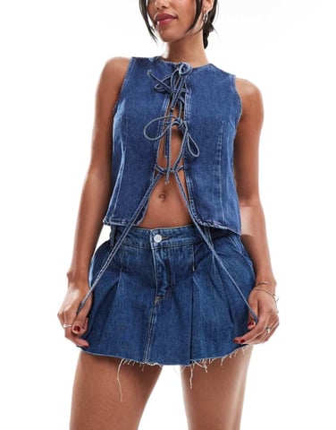 ENDAST plisserad denim mini-skort i indigovask