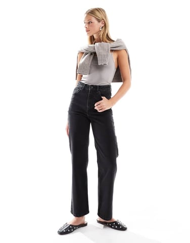 ASOS DESIGN medelhög avslappnad rak ankellång jeans i svart