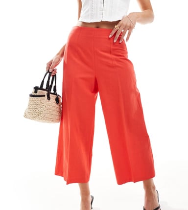 ASOS DESIGN Petite skräddarsydda linne culotte-byxor i röd