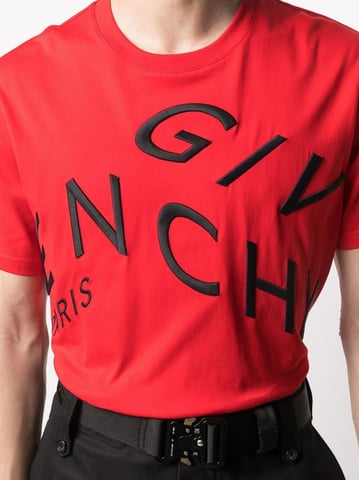 Camiseta roja extragrande con logo bordado refractado de Givenchy