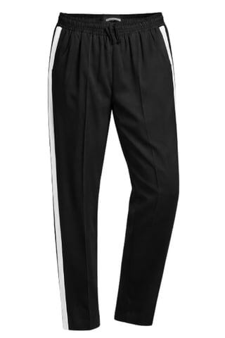 Pantalones deportivos negros con raya lateral: corte informal elegante y contemporáneo