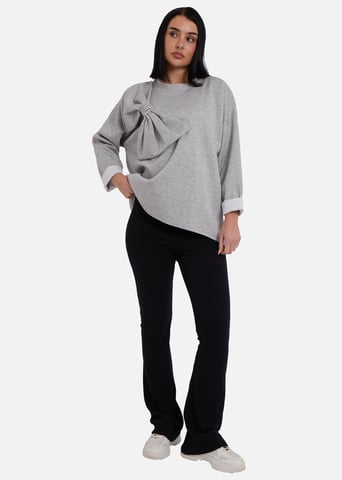 Jersey oversize gris con lazo lateral en contraste