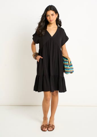 Vestido mini con cuello en V negro y volantes