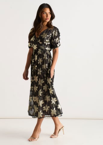 Vestido cruzado por delante con estampado floral negro y lurex