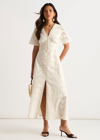 Vestido midi blanco de encaje con botones