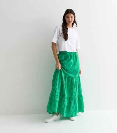 Falda larga verde con volantes y encaje bordado (NEW LOOK)