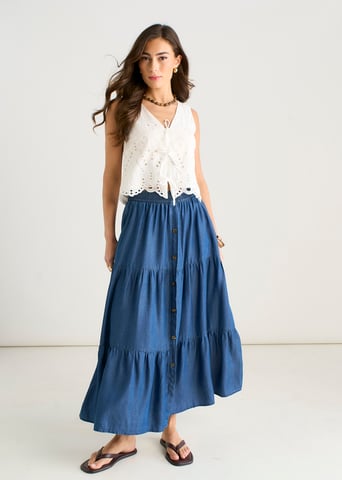 Falda midi de chambray azul con elástico y botones en la parte delantera