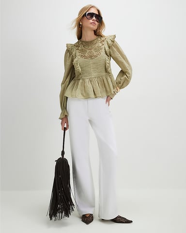 River Island Blusa de mujer caqui con calado, volantes y plisado