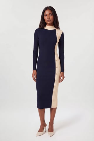 Vestido midi de punto de canalé con detalle en contraste