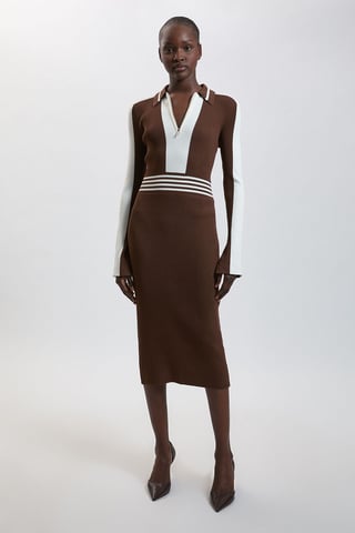 Vestido midi de punto de canalé con polo y cremallera