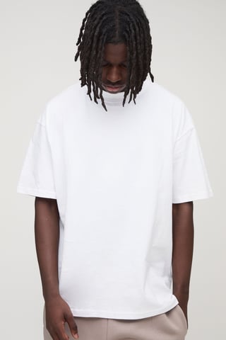Camiseta Essential Oversized con cuello alargado