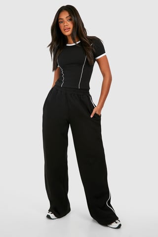Conjunto de camiseta y jogger de pierna recta con detalle de ribete