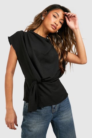 Boohoo Blusa de crepé con textura martillada, nudo delantero y cuello drapeado