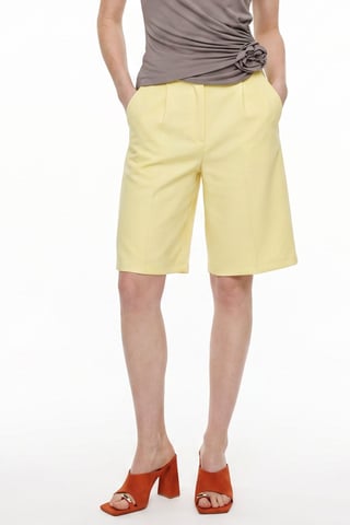 Pantalón corto de pierna ancha de talle alto y corte sastre