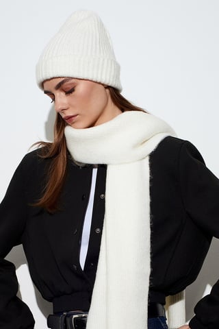 Conjunto de gorro, bufanda y guantes para mujer