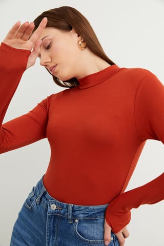 Bipantolon Body de mujer de corte slim con cuello alto bajo