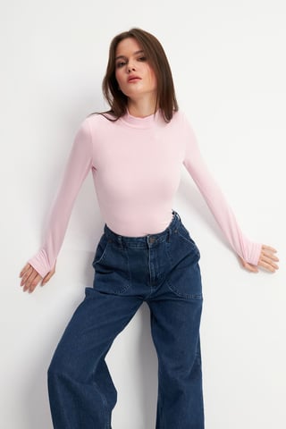 Bipantolon Body de mujer de corte slim con medio cuello vuelto