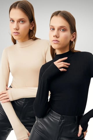 Bipantolon pack de 2 bodies de mujer con abertura y medio cuello alto