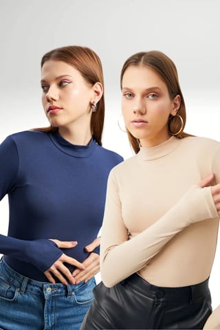 Pack de 2 bodies de mujer con abertura y cuello alto medio