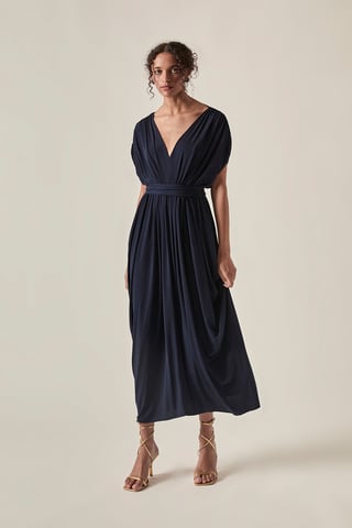 Vestido midi drapeado con espalda descubierta – Azul marino