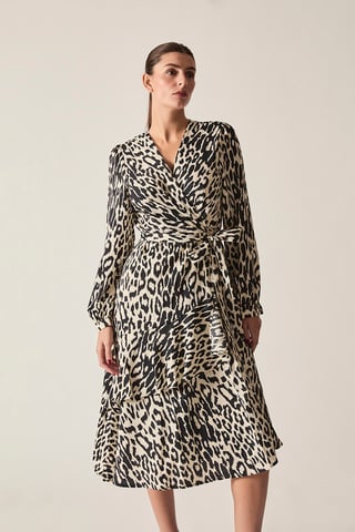 Vestido midi cruzado con estampado de leopardo